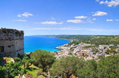 Diciotto «Bandiere Blu» alla Puglia: Castro, Rodi e Ugento new entry. Cinque in Basilicata. Bellanova: «Premiata Melendugno dove c'è Tap»