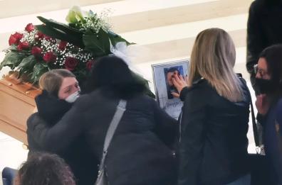 Barletta, il racconto della vedova del barista: «Vorrei solo che fosse con me»
