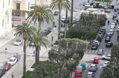 Viaggio nelle strade di Bari: Corso «Càvour», dalla BpB al Petruzzelli al fu «Saicàf»