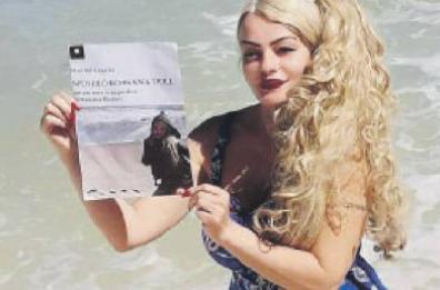Il filosofo «sposa» Rossana Doll