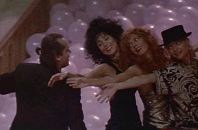 Le tre «Streghe di Eastwick» Cher, Pfiffer, Sarandon alle prese col «diavolo» Nicholson