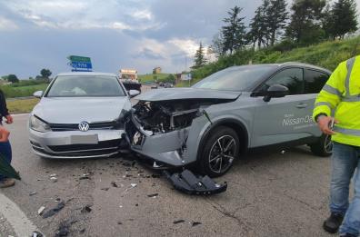 Tito scalo, incidente tra due auto: due persone ferite