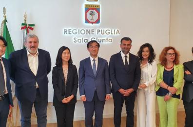 Puglia, Emiliano vede l'ambasciatore della Corea: «Pronti per collaborazioni»