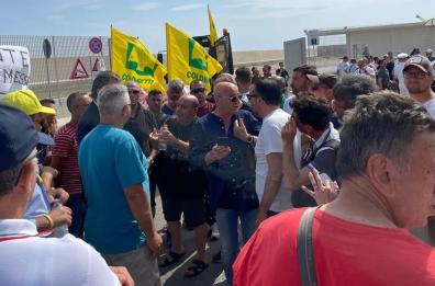 Monopoli, ferma in banchina flotta pugliese contro il caro gasolio