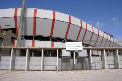La partita Foggia-Taranto si gioca a porte chiuse, ma qualcuno non ci sta