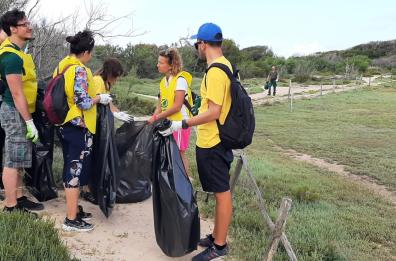 Porto Cesareo:  volontari in azione per spiagge e fondali puliti 
