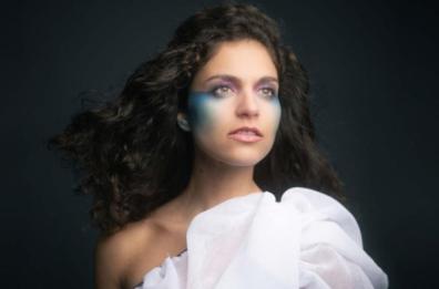 «Tanto tutto passa», il viaggio in musica della barese Gaia Gentile