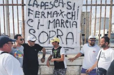 Caro gasolio, tutti fermi al porto di Barletta
