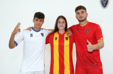 Il Lecce pronto alla nuova avventura: ecco le maglie e gli abbonamenti