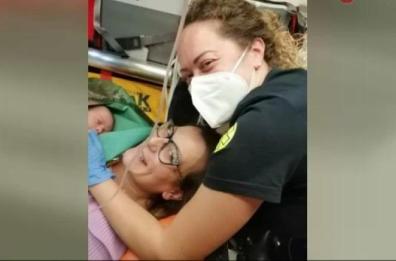 Vieste, la piccola Sara ha fretta e decide di nascere in ambulanza