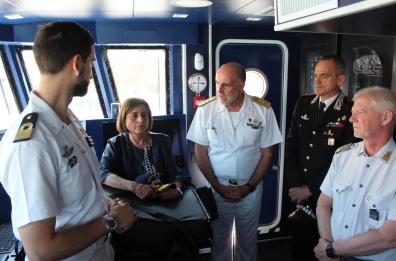 La nave «Aringhieri» lascia Bari: simbolo di salvezza della Guardia Costiera