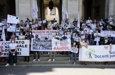 Lotta alla precarietà, è questo il problema da mettere al centro