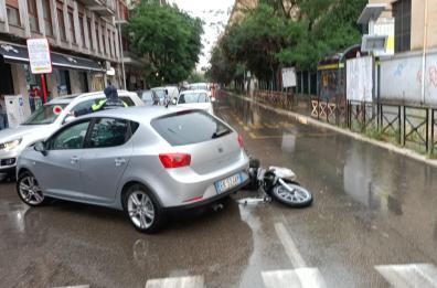 Foggia, impatto tra auto e moto: centauro finisce in ospedale