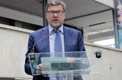 «Italia centrale nel Mediterraneo per le rotte dell’energia solare», parla il Ministro Giorgetti