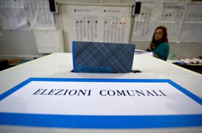 Elezioni, a Taranto è fuga dai seggi: quasi la metà dei presidenti ha rinunciato