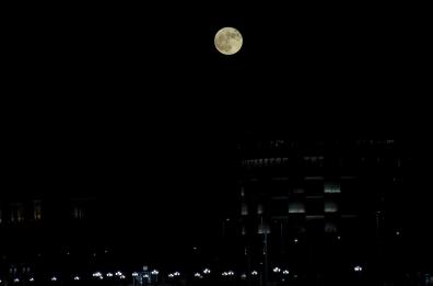 Tutti gli occhi al cielo: c'è la Superluna, la seconda del 2022 