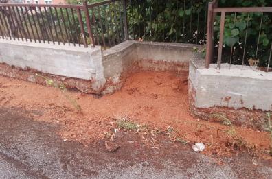 In via Stigliani a Potenza: «Noi, condannati ad acqua e liquami»