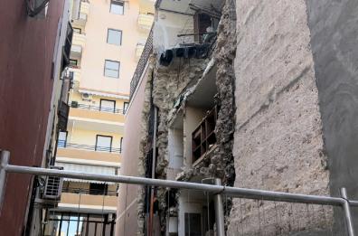 Barletta, tre famiglie fuori casa a un anno dal crollo di  via Curci 