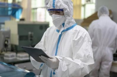 Covid, in Puglia un morto e 2321 casi. Picco di contagi nel Barese: 3154 in una settimana. Vaccini: somministrate 9,4 mln di dosi
