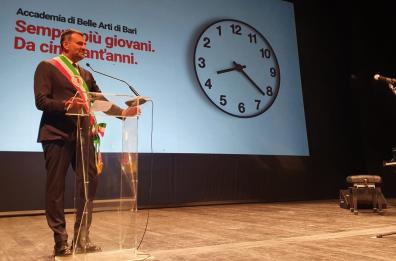 Decaro: «Nel 2023 i lavori per la nuova Accademia delle belle arti»