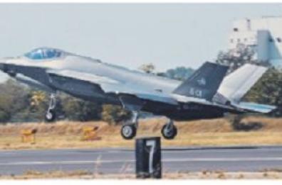 A Foggia arriva il primo jet F-35 «nucleare»
