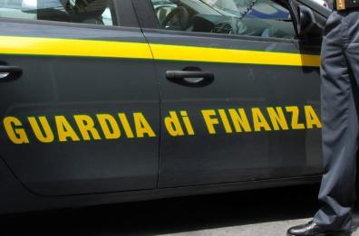 Migranti, falsi contratti per permessi di soggiorno: 10 arresti nel Barese, sequestri per oltre 1mln di euro