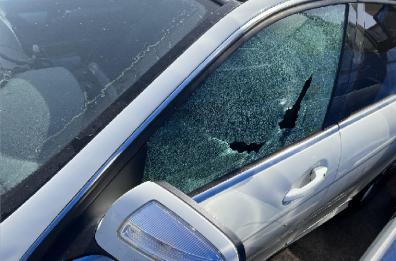 Colpi di pistola contro l'auto di un vivaista: paura a Lecce