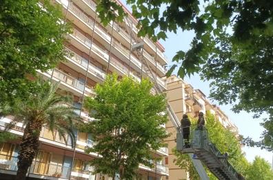 Foggia, montacarichi si mette al contrario: passanti in pericolo, chiuso corso Roma