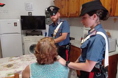 Foggia, truffa un'anziana prendendole soldi e gioielli ma viene arrestata