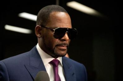 Trenta persone adescate fra donne e bambini: 30 anni ad R. Kelly