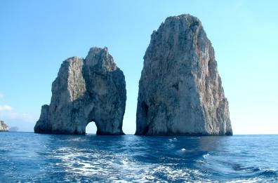 Tragedia a Capri: 20enne di Taranto annega in mare mentre faceva il bagno. Disposta l'autopsia