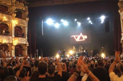 Steve Vai infiamma di rock il «Petruzzelli»