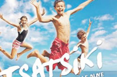 Rincorrendo il bimbo «Tsatsiki» nella battaglia delle olive, tra crisi greca e ricerca del padre