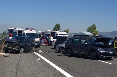 Mega tamponamento sulla A14 tra San Severo e Foggia, sette feriti