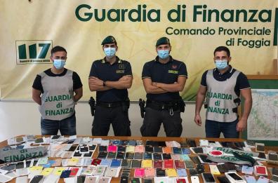 Foggia, tolleranza zero alla contraffazione: sequestrati 4400 articoli