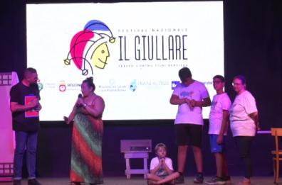 «Il giullare»: a Trani va in scena il teatro «contro ogni barriera»