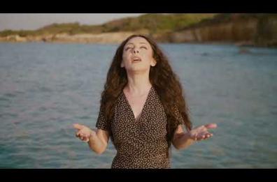 Alessia Tondo canta il Salento tirandone fuori i frutti dal suo deserto interiore