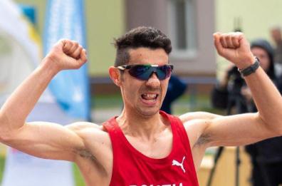 Il campione pugliese Stano in marcia per la pace da Gerusalemme a Betlemme