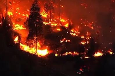 California, incendio vicino al Parco nazionale di Yosemite