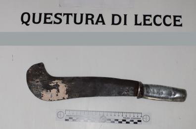 Nardò, in giro per strada armato di machete: arrestato un 24enne
