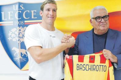 Calcio, Baschirotto e il Lecce: «Un orgoglio essere qui»