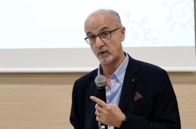 Lopalco (Pd): «Togliere l'obbligo dei vaccini è una vergogna»