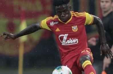 Morta la nonna di Lamek Banda: il calciatore del Lecce torna in Zambia