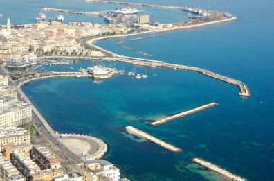 Porto di Bari, scavi finiti: ora tocca alle banchine 