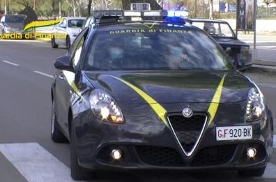 Contraffazione, a Foggia sequestrati 25.000 prodotti falsi o pericolosi