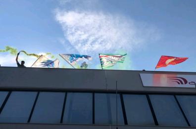 Dema-Dar di Brindisi: saltano gli stipendi di luglio, lavoratori sui tetti
