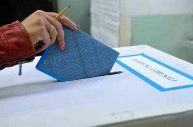 La presidente del Pd barese De Simone: «Io esclusa da assemblea del partito perché sostengo Laforgia»