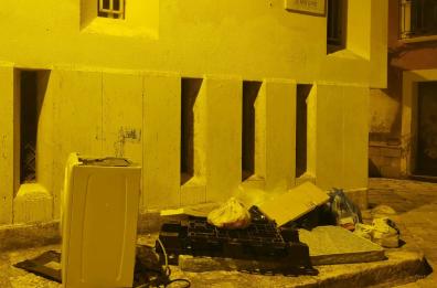 Brindisi invasa dai rifiuti,  dal centro alla periferia
