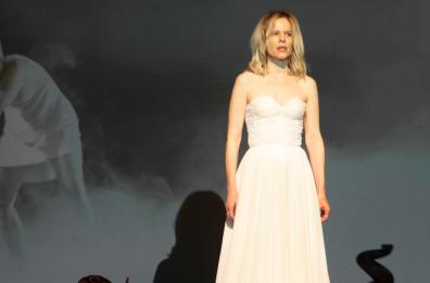 Sonia Bergamasco: «Sono Cassandra, ascoltate la mia predizione, o il pianeta finirà»