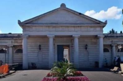 Colture vicino alle lapidi, scoperto un orto nel cimitero di Molfetta